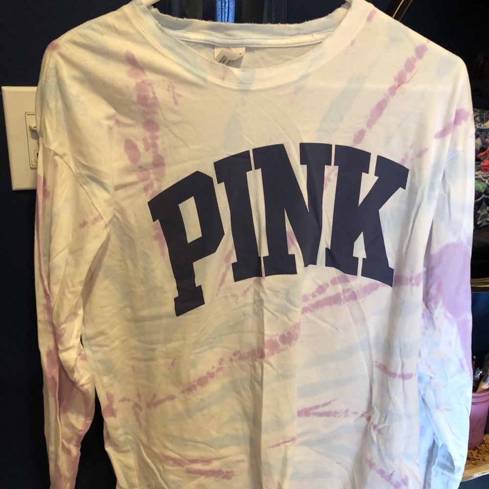 VS Pink long sleeve campus tee medium